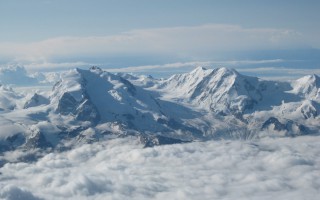 Sommet du Weisshorn : vue sur le massif du Monte Rosa avec le Dufourspitze (4.634 m)