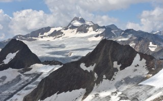 Sölden ► High Alpine viewing Platform 'Schwarze Schneide' (3.340 m) → amazing views of the Ötztal and Stubai Alps and of the Dolomites